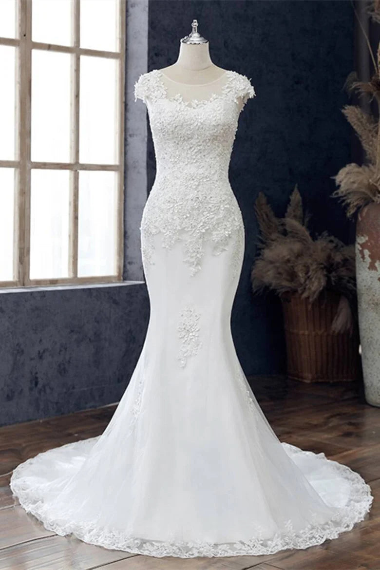 Robe de mariée trompette à manches courtes et dentelle perlée